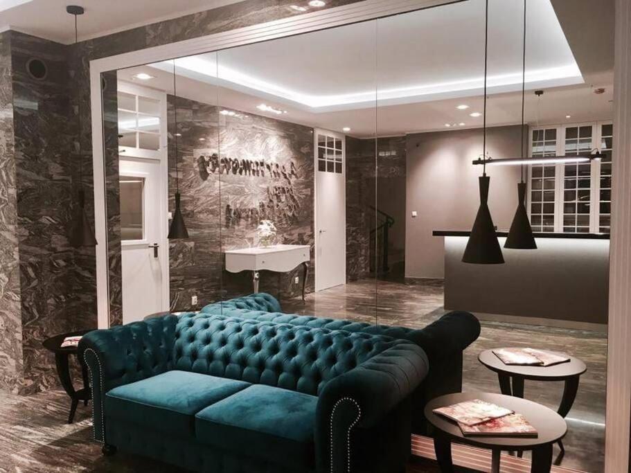 Spacious Swimming Pool Gym Sauna Wwa40 Apartament